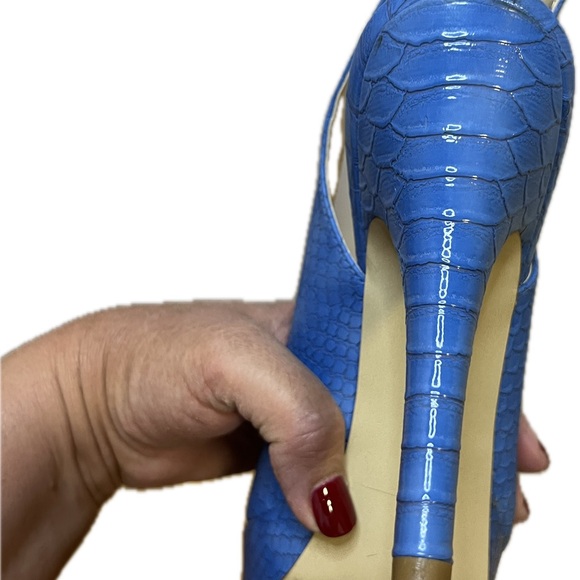 Woman’s Guess platforms blue with gold stripes pre loved LIKE NEW🔥🔥🔥FREE 🚚 - Picture 14 of 17